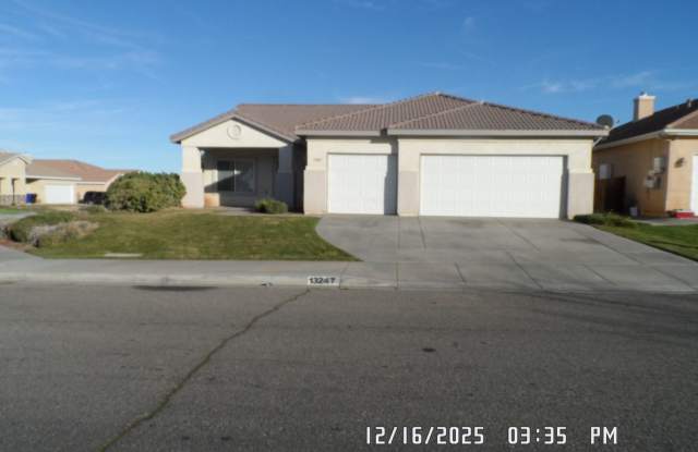 4 Bedrooms, 2 Bathrooms, 3 Car Garage, 1899 sq. ft., Large Fenced, Front Yard Lawn, Near Schools  Shopping photos photos