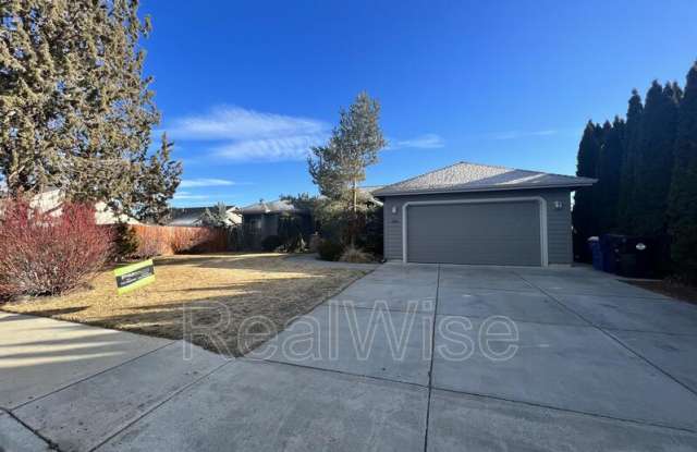 2360 NW 19th St - 2360 Northwest 19th Street, Redmond, OR 97756