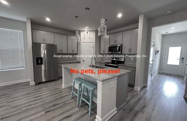 512 Medwyk Drive - 1 photos photos