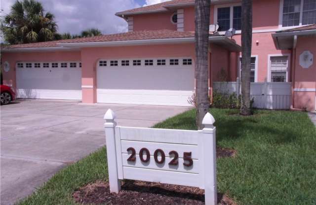 20025 Lake Vista Circle unit: #1 In Back Left photos photos
