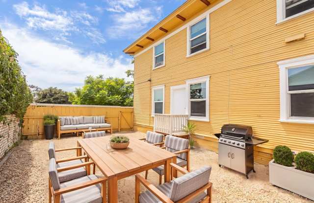 Charming 1 Bed/1 Bath w/ Large Fenced Yard and Vintage Character in Barrio Logan! photos photos