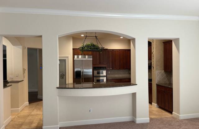 Luxury Home! Gallery 3