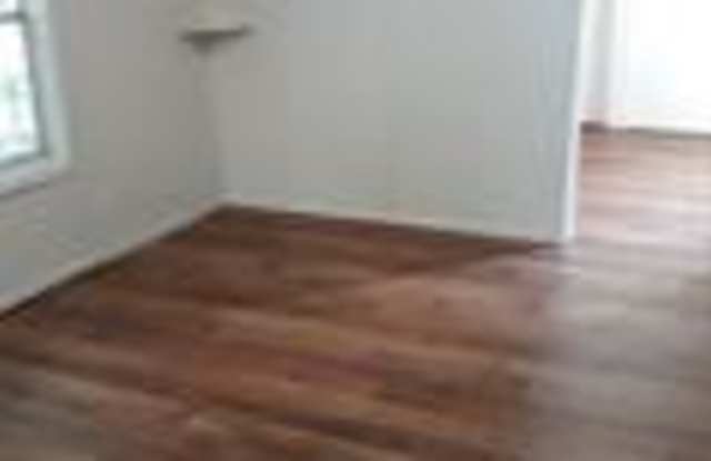 403 Walnut Street Gallery 3