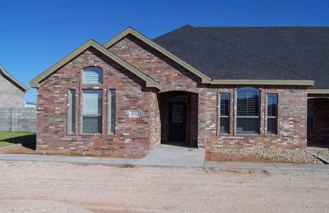 1618 Red Oak Ln - 1618 Red Oak Lane, Andrews, TX 79714