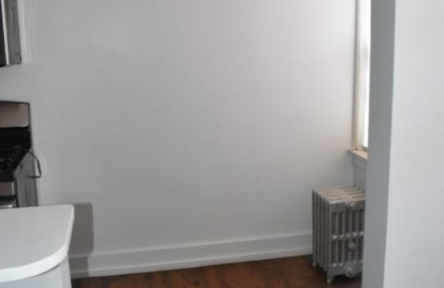 1716 W Albion Ave Gallery 3