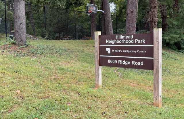 8612 RIDGE Road Gallery 2
