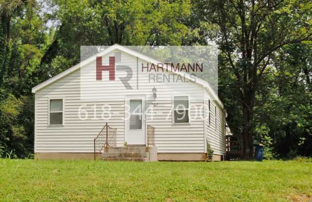 Three Bedroom Home w/ Lots of Closets and Washer/Dryer Hookups! photos photos