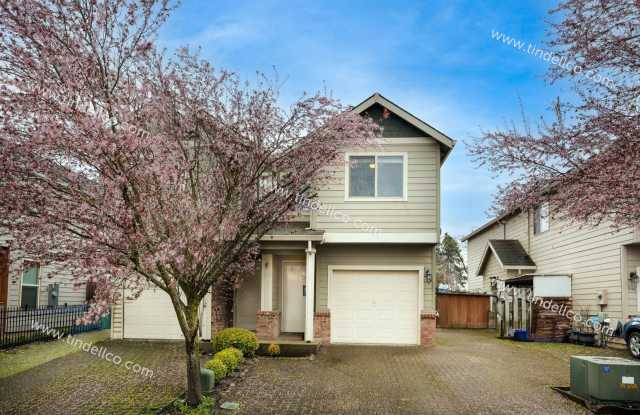 Spacious 3BR, 2.5BA Townhome Just Minutes to MAX, I-84  Central Gresham Amenities photos photos