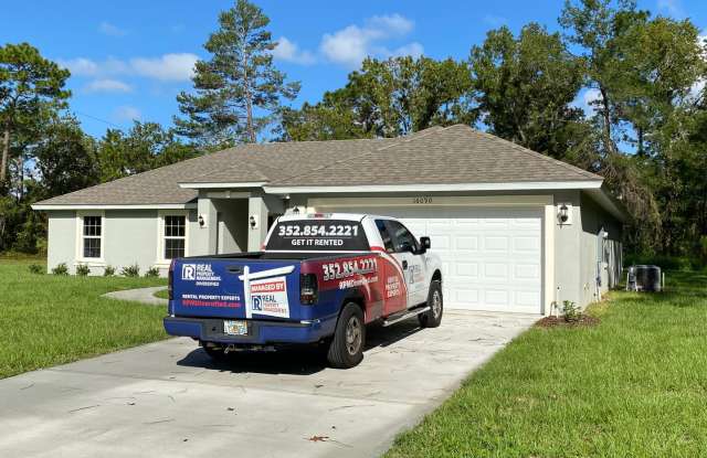 Great new rent on 4/2! Desirable SW Ocala Neighborhood 4/2/2 *WON'T LAST* Gallery 3