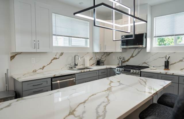 4833 Riverton Ave photos photos