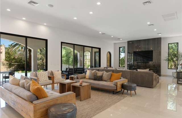 190 Inveraray Court Gallery 4