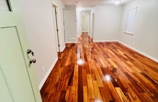 2529 Selman Avenue Gallery 2