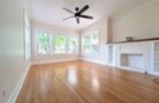 5534 N Campbell Avenue Gallery 2