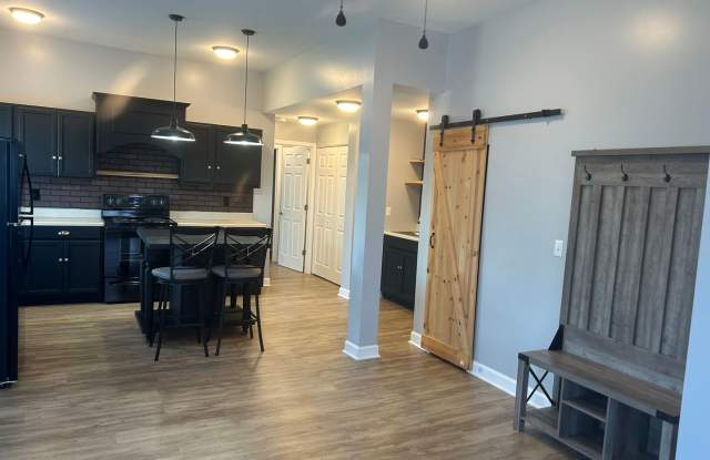 MOVE IN NOW OCTOBER RENT FREE - Cute One Bed in Lancaster! photos photos