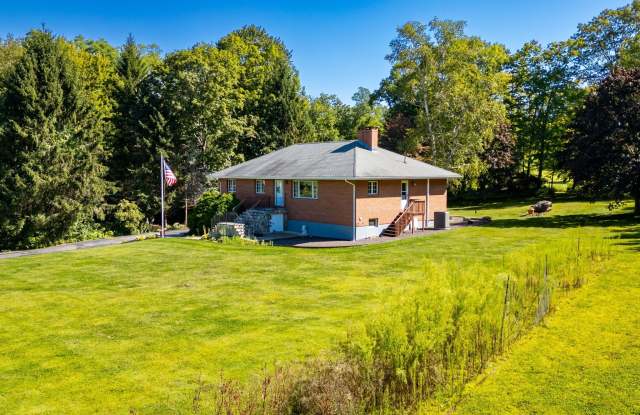 428 Maple Street photos photos