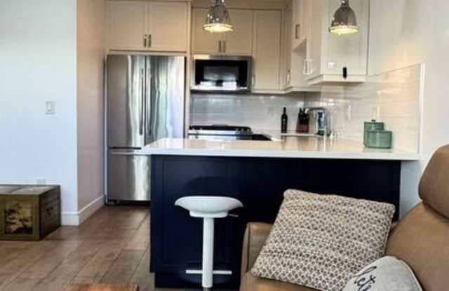 116 1/2 Thornton Pl Gallery 3