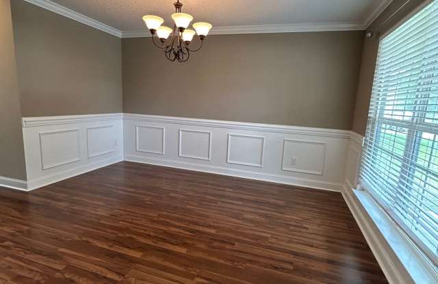 709 Highgrove Court Gallery 3