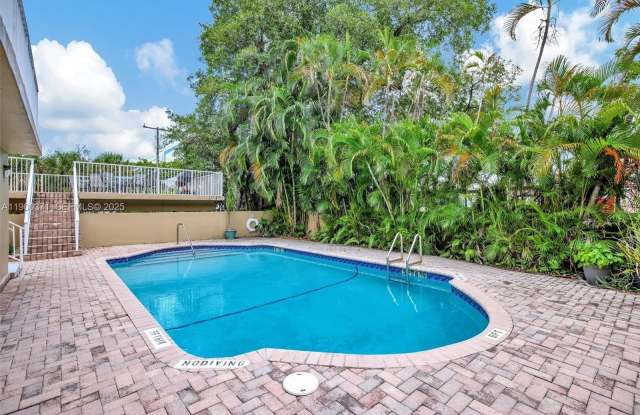 1050 SE 15th St - 1050 Southeast 15th Street, Fort Lauderdale, FL 33316