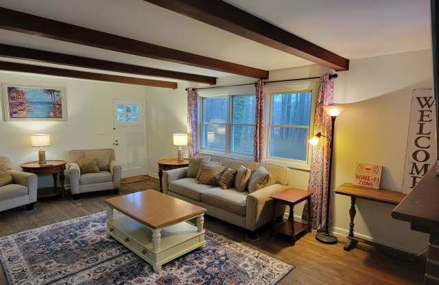 Walking distance to UD - AVAILBLE JUNE 2025-MAY 2026 - 9 White Clay Drive, Newark, DE 19711