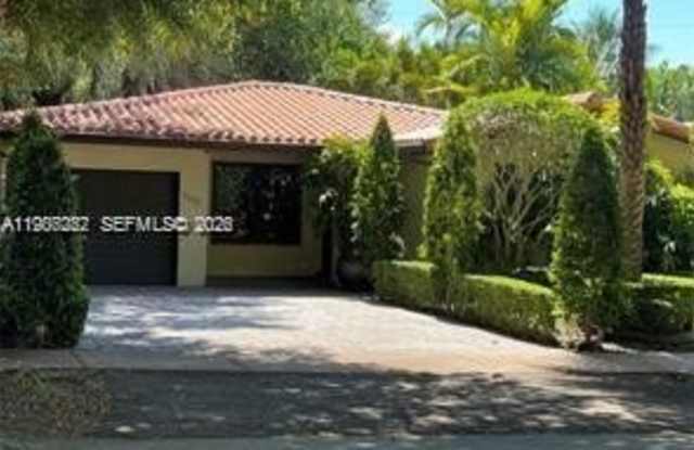 1501 Lisbon St photos photos