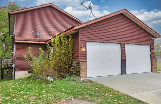 3403 Robin Ave SW - 3403 Robin Avenue Southwest, Wyoming, MI 49509