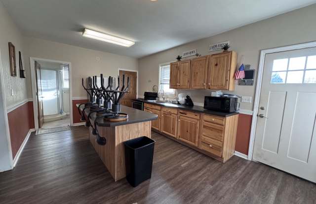 1033 South Washington Street - 1033 South Washington Street, Kokomo, IN 46902