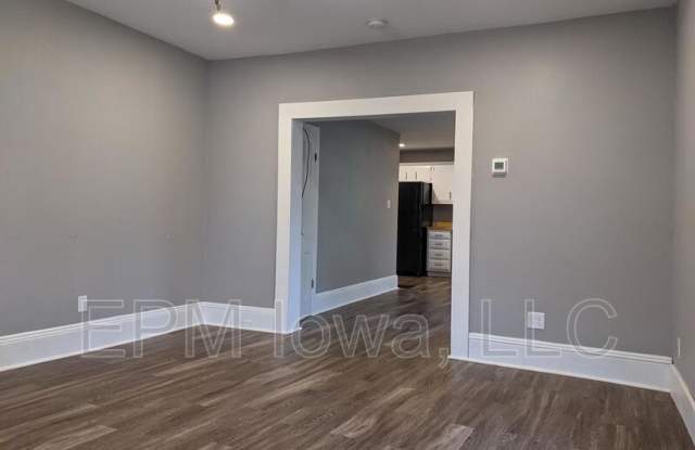 611 1st Street East Gallery 4