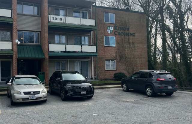 Cozy 3 Bedroom 1 Bathroom Condo- Conveniently Located at DC line photos photos