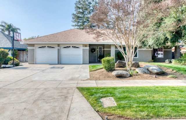 8476 North Del Mar Avenue photos photos