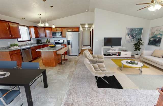 3 BEDROOM, 2 BATH TOWN HOME, INDIVIDUAL ENTRANCE, DOUBLE ATTACHED GARAGE, PET FRIENDLY, NEWER DEVELOPMENT Gallery 1