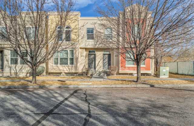 Spacious 4BR End-Unit Townhome | Low-Maintenance HOA Living photos photos