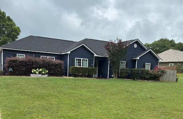Coming Soon in Fort Mitchell – Pet-Friendly 4BR with 2-Car Garage photos photos