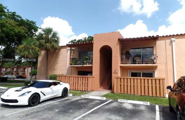 7225 Miami Lakes Dr photos photos