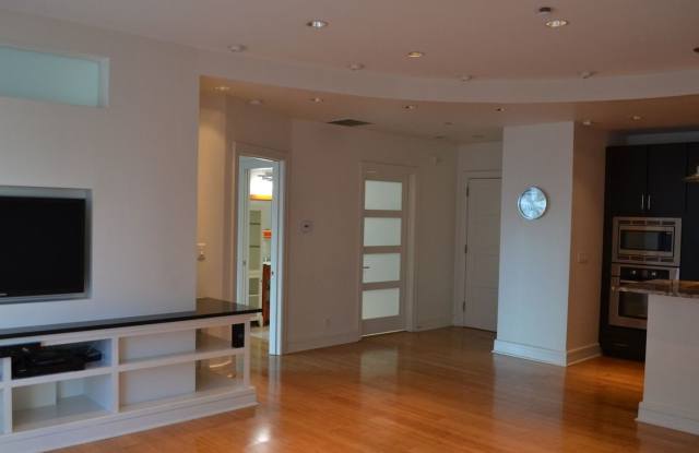 Clean downtown style 1 bedroom apartment - 429 North Pennsylvania Street, Indianapolis, IN 46204