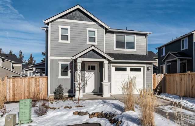 Well maintained home in SE Bend with AC! photos photos