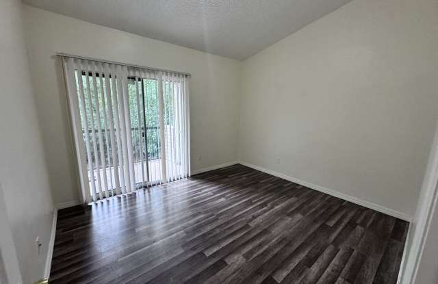 1948 Lake Atriums Circle #121clientes@realtymiamigroup.com Gallery 3