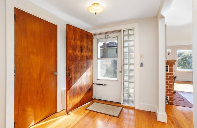 299 Prospect Street Gallery 2