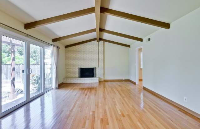 Charming Updated 4 Bedroom Home in Santa Clara with Expansive Backyard and Fruit Trees. Gallery 4