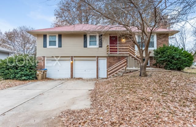 319 Monroe Avenue - 319 Monroe Avenue, Belton, MO 64012