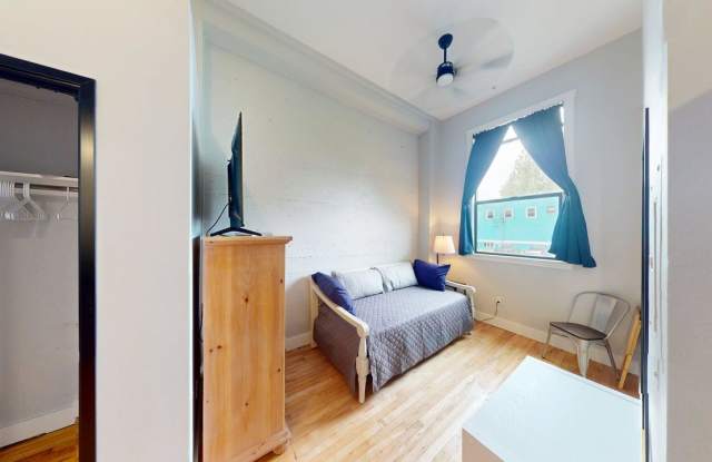 2845 Marine Drive Gallery 3