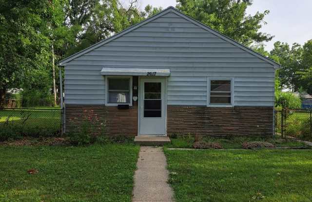 2 BR House near Parkview Hospital Randallia photos photos