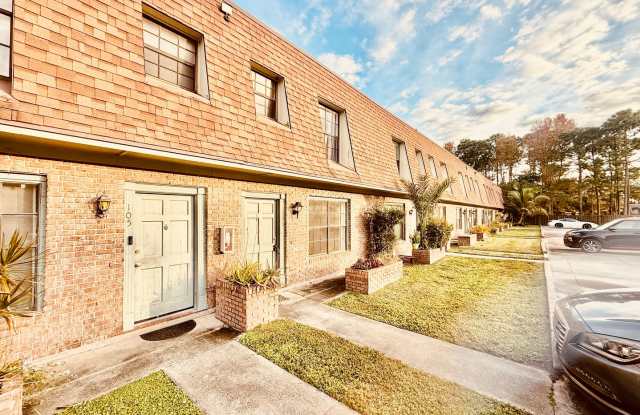 2 Bed, 2.5 Bath Townhome photos photos