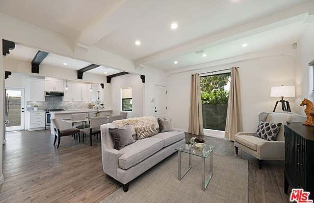 8961 Cadillac Ave photos photos