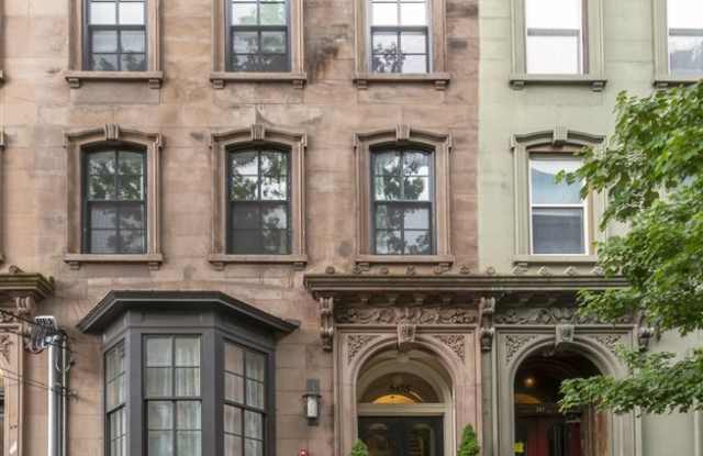 205 WASHINGTON ST - 205 Washington St, Jersey City, NJ 07302