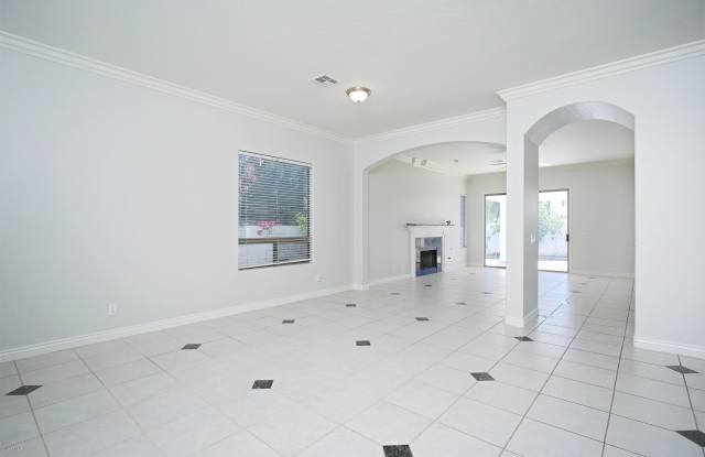 6227 E JUNIPER Avenue Gallery 3