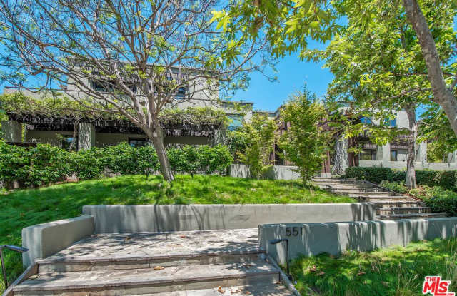 551 AMALFI Drive Gallery 2