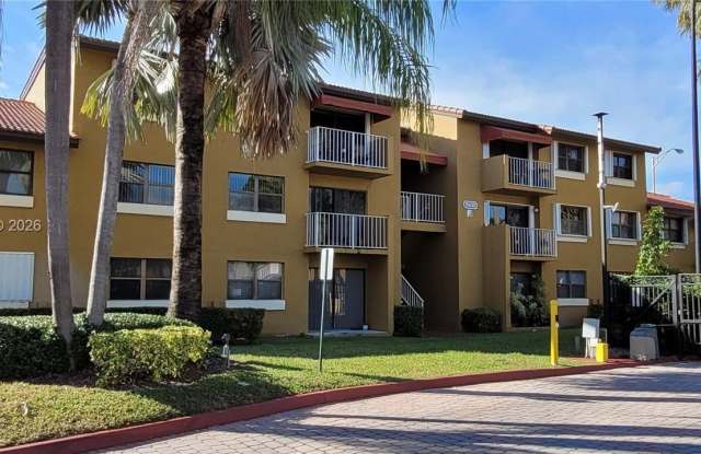 15650 SW 80th St - 15650 Southwest 80th Street, Kendall West, FL 33193