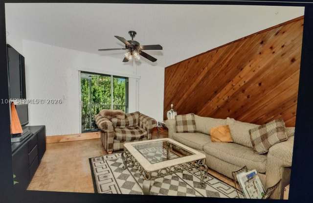 430 NE 210th Cir Ter Gallery 3