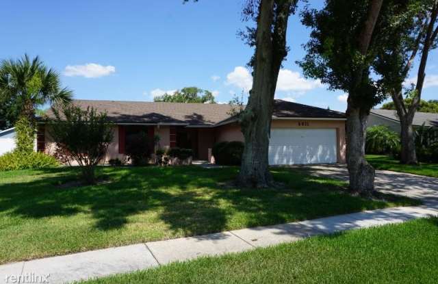 8011 Gillette Ct - 8011 Gillette Court, Bay Hill, FL 32836