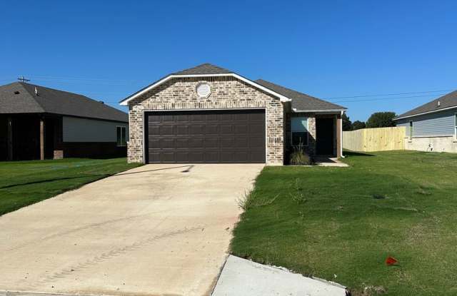 Pre-Leasing Now! Discover This Charming Three-Bedroom, Two-Bath Home in Whitetail Crossing Gallery 3